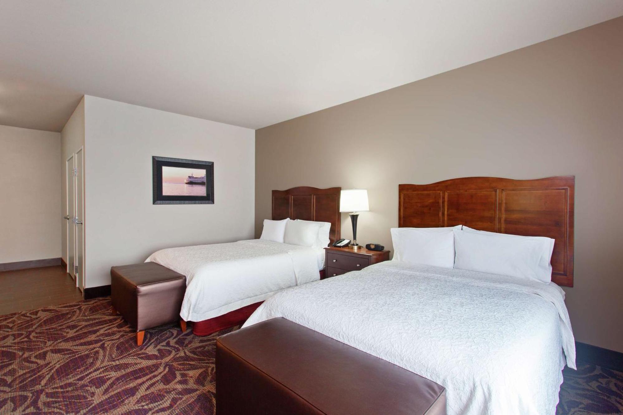 Hampton Inn Seattle/Everett Downtown Exterior photo